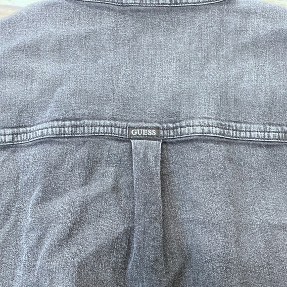 GUESS Collar Chain Chambray snap button shirts black  L - Picture 6 of 9